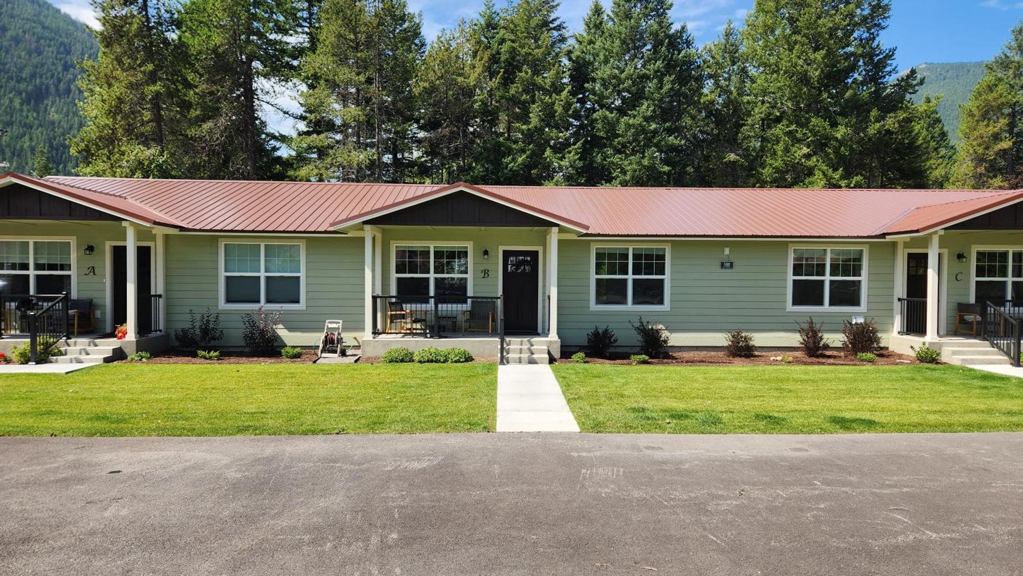 Beargrass Lodging & Rv Resort Hungry Horse Экстерьер фото