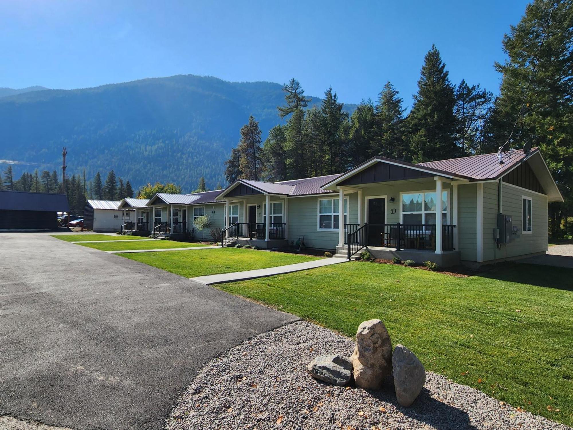 Beargrass Lodging & Rv Resort Hungry Horse Экстерьер фото