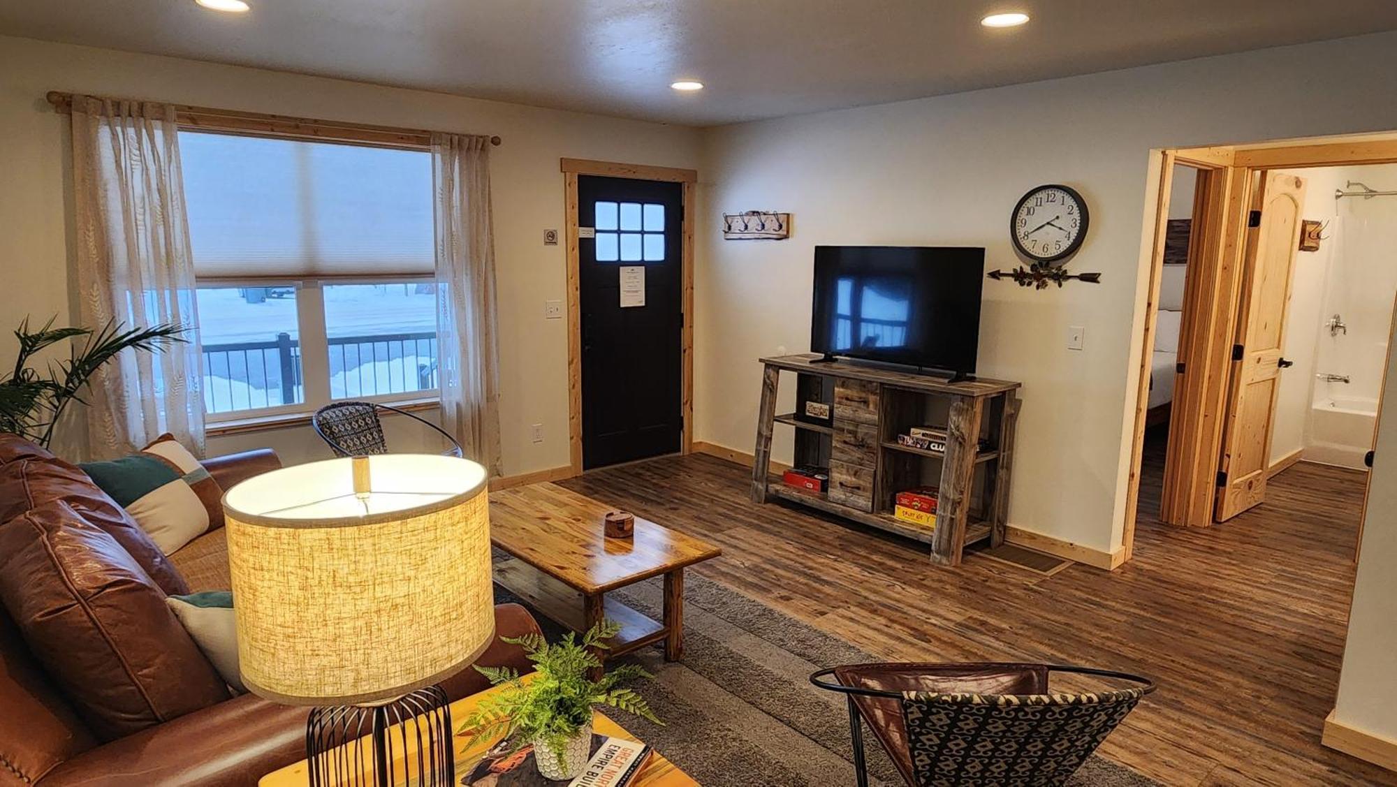 Beargrass Lodging & Rv Resort Hungry Horse Экстерьер фото