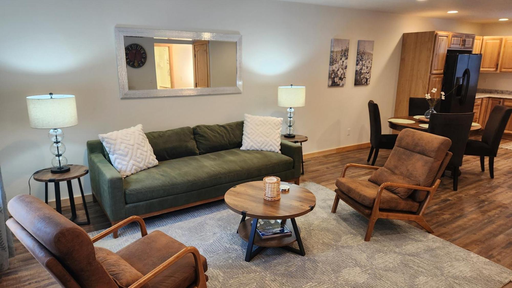 Beargrass Lodging & Rv Resort Hungry Horse Экстерьер фото