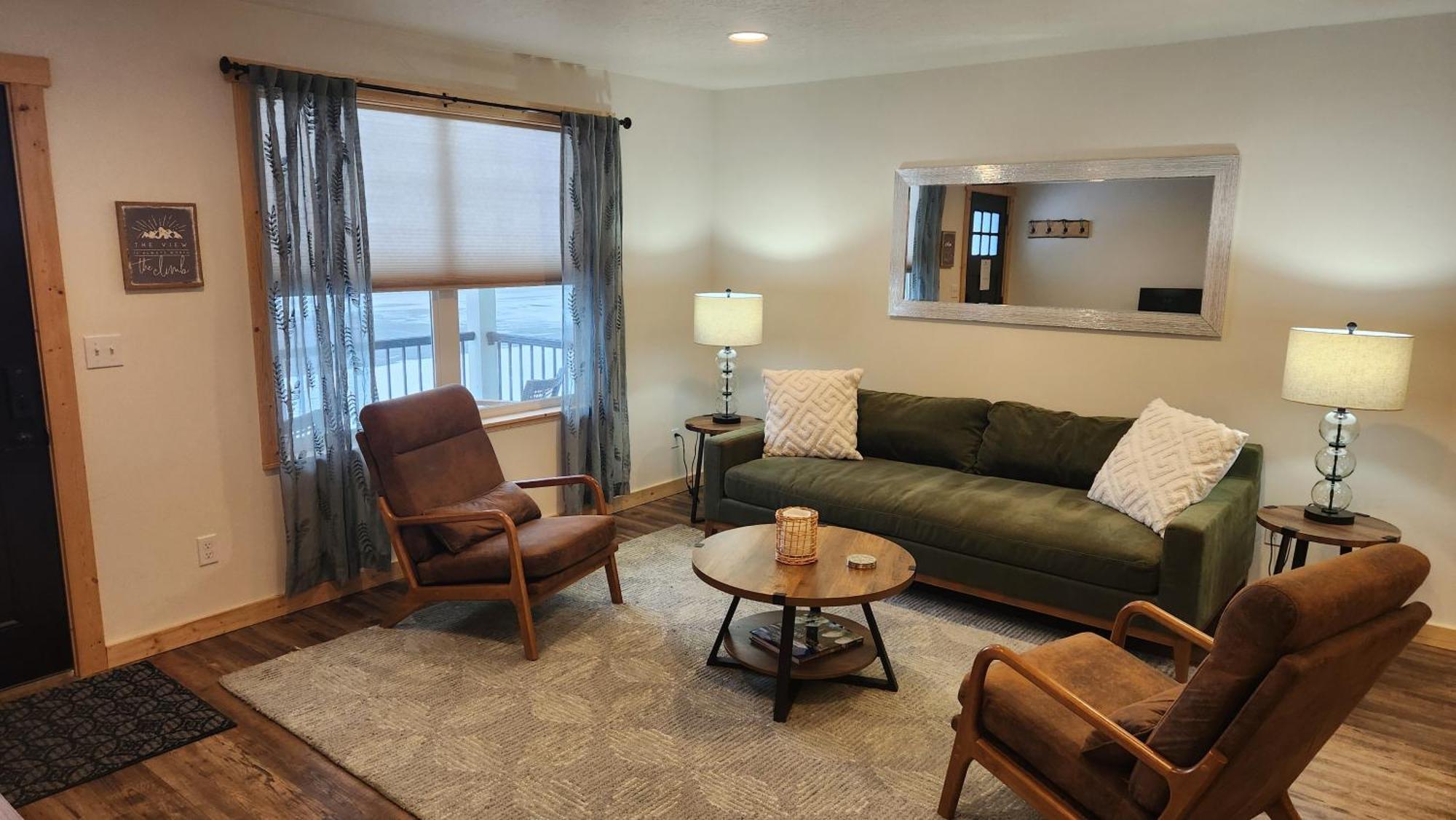 Beargrass Lodging & Rv Resort Hungry Horse Экстерьер фото